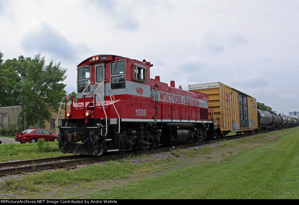 WSOR 1506 and its short train